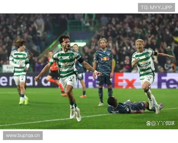 拜仁慕尼黑欧冠淘汰赛阶段频繁失控问题,对球队稳定性构成严峻考验 拜仁慕尼黑欧冠淘汰赛阶段频繁失控问题,对球队稳定性构成严峻考验