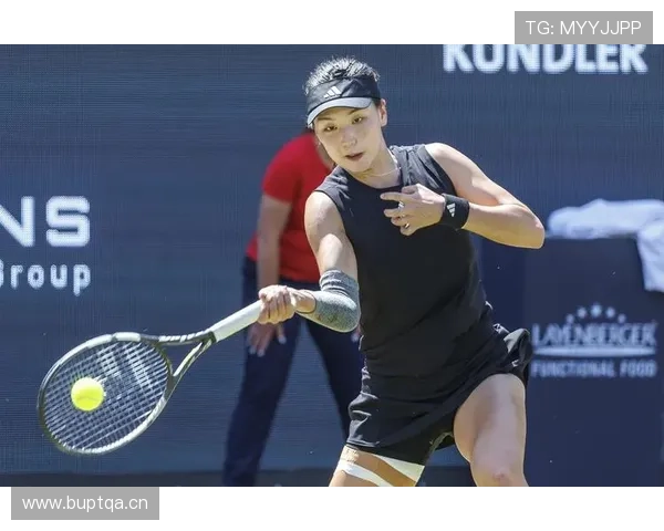 王欣瑜赛前啃汉堡被拍，教练脸都绿了