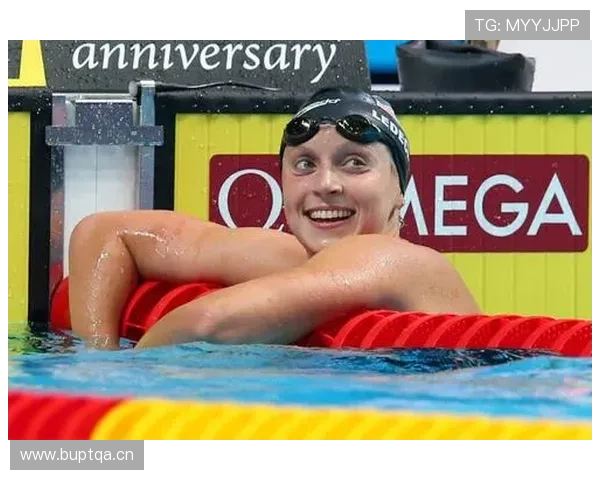 凯蒂·莱德基训练完直接喝蛋白粉当水，这胃是铁打的吧