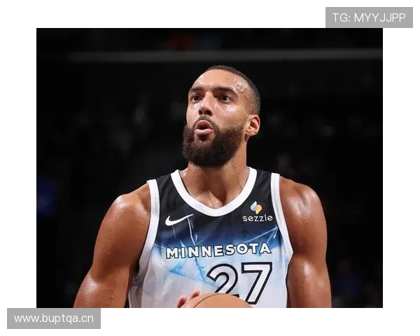 张伯伦篮下统治力提升球队效率，拉开内线对抗差距