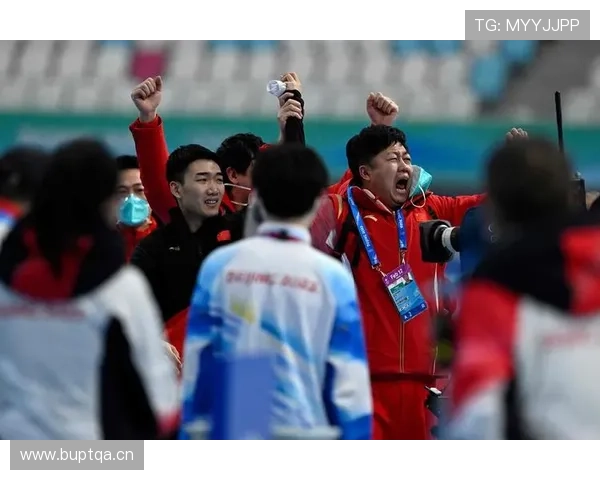 高亭宇训练完直接打车回家，结果司机认出他非要免单，他塞了五百块说别耽误你接下一单